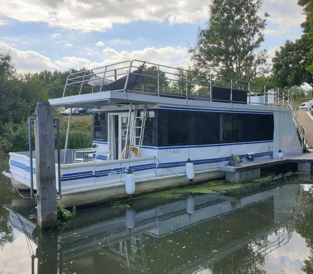 Bluebird House-Boat Hotel อีสต์โมลเซย์ ภายนอก รูปภาพ